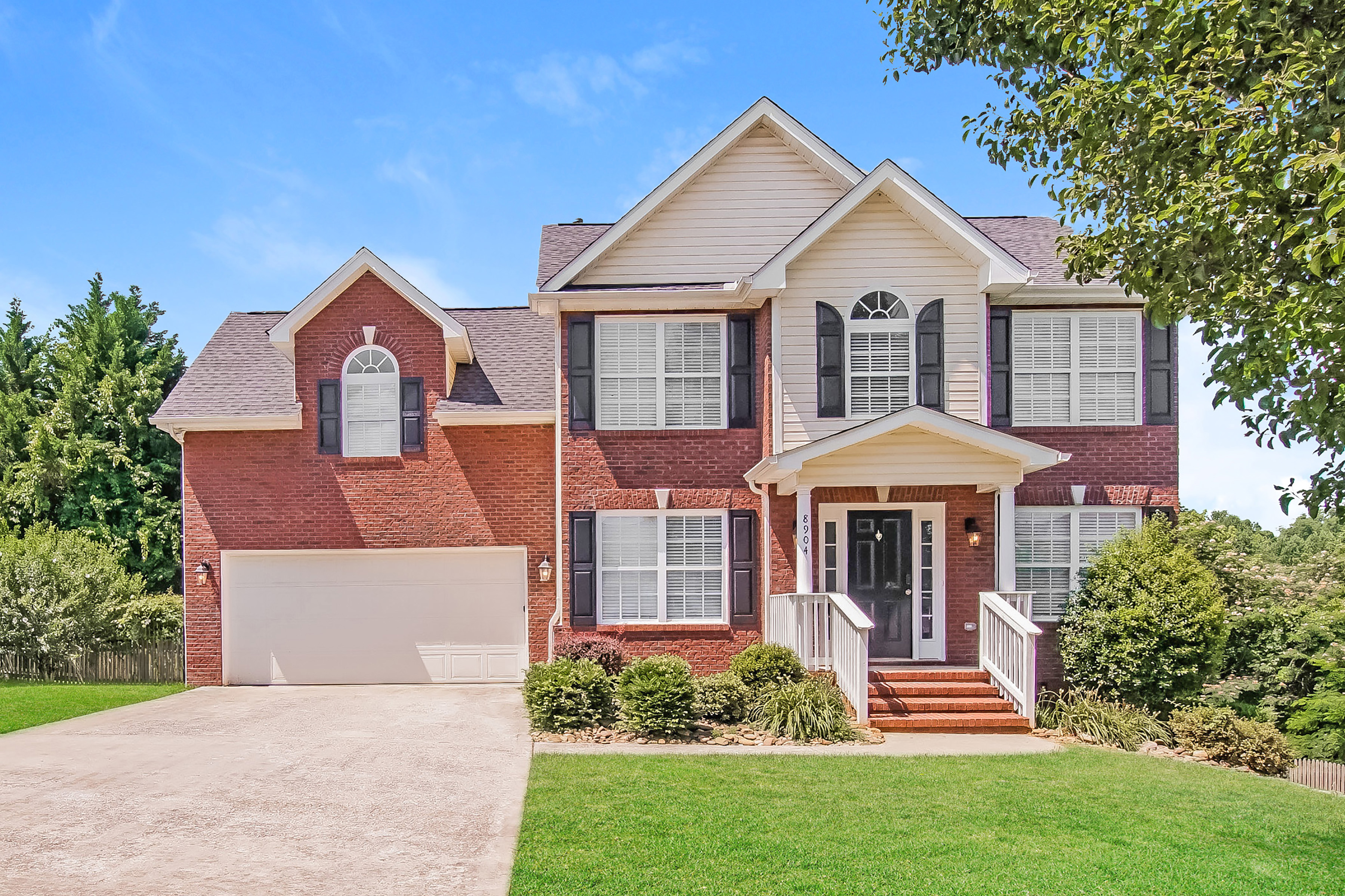 8904 CHESNEY OAKS LN KNOXVILLE, TN 37924